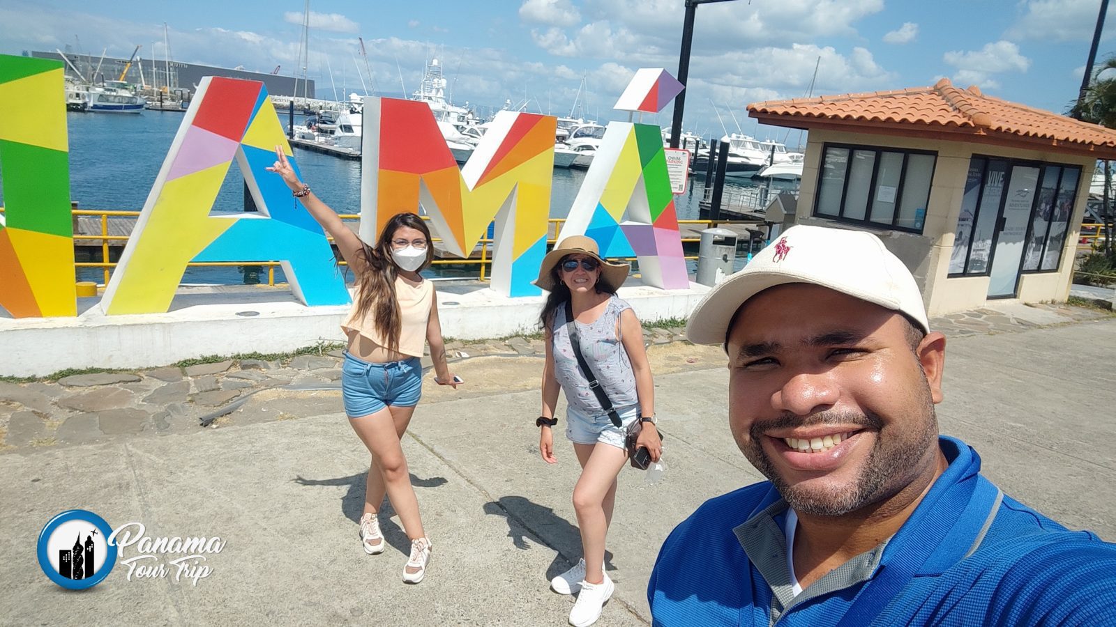 City tour en la ciudad de Panamá, Gabriela y Marycielo de Perú